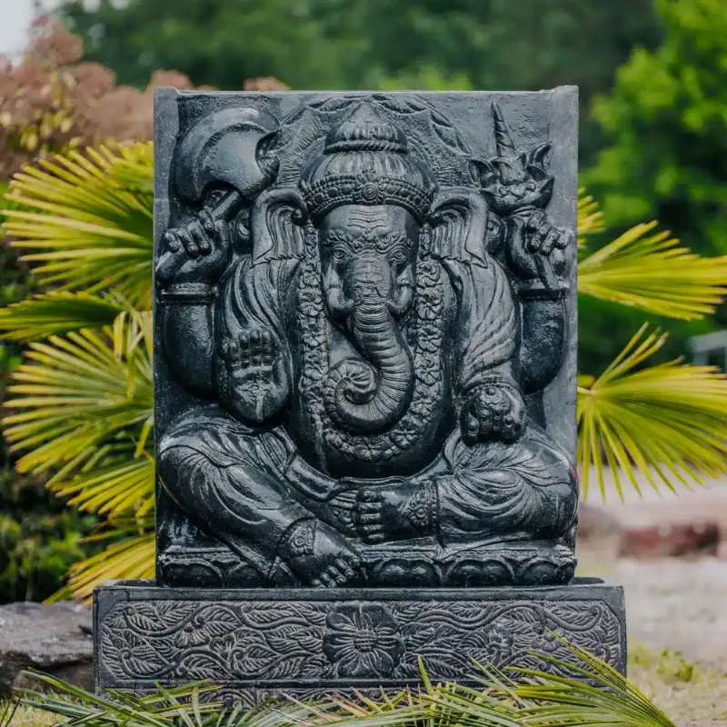 Statue Ganesh extérieur en pierre avec protection hivernale